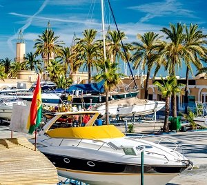 Køb bolig Fuengirola og oplev den charmerende havn